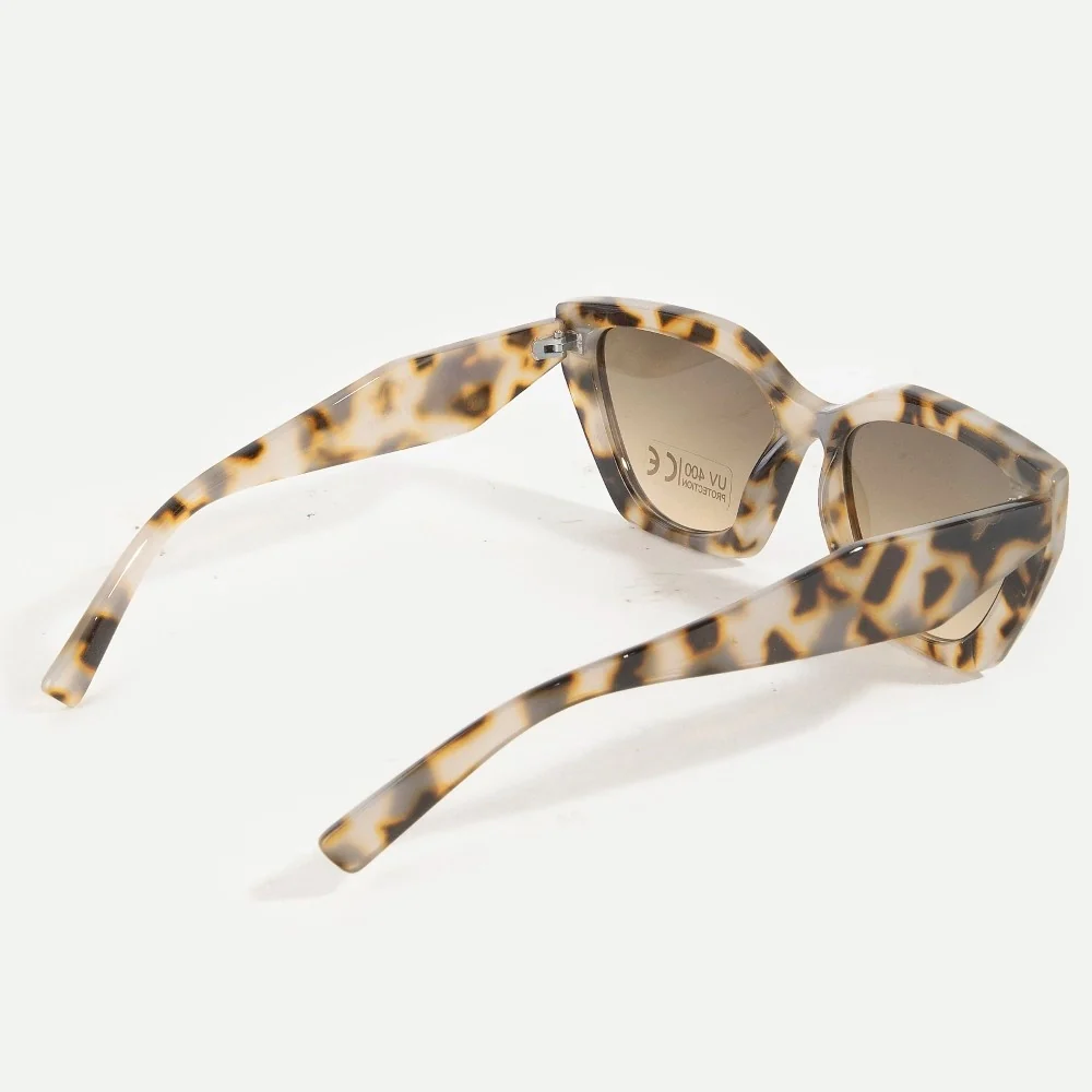 Aracelli Chic Frame Sunglasses - Image 4