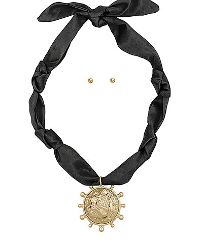 Bulldog Round Pendant Scarf Necklace - Image 3