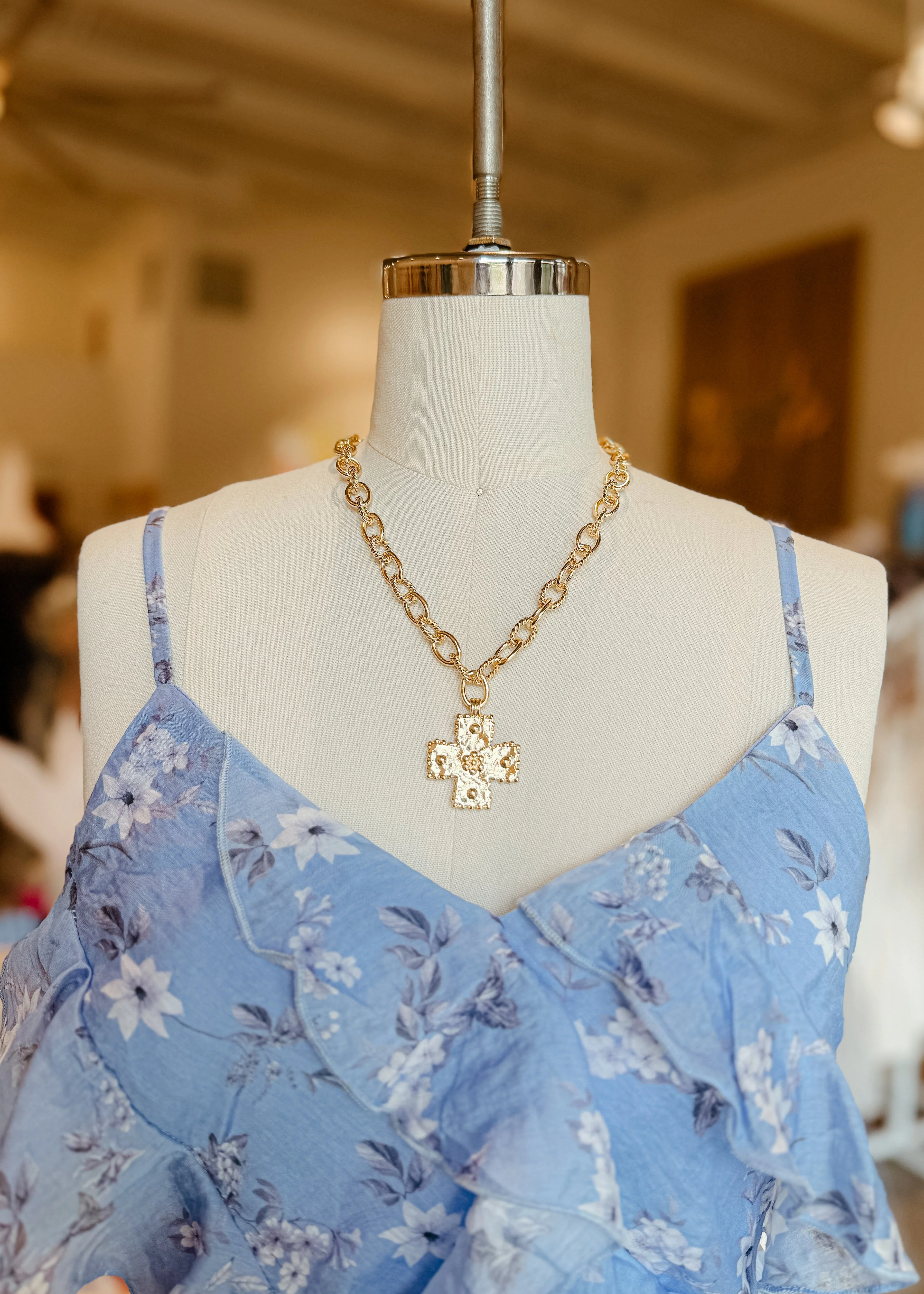Hammered Cross Oval Chain Necklace - Image 3