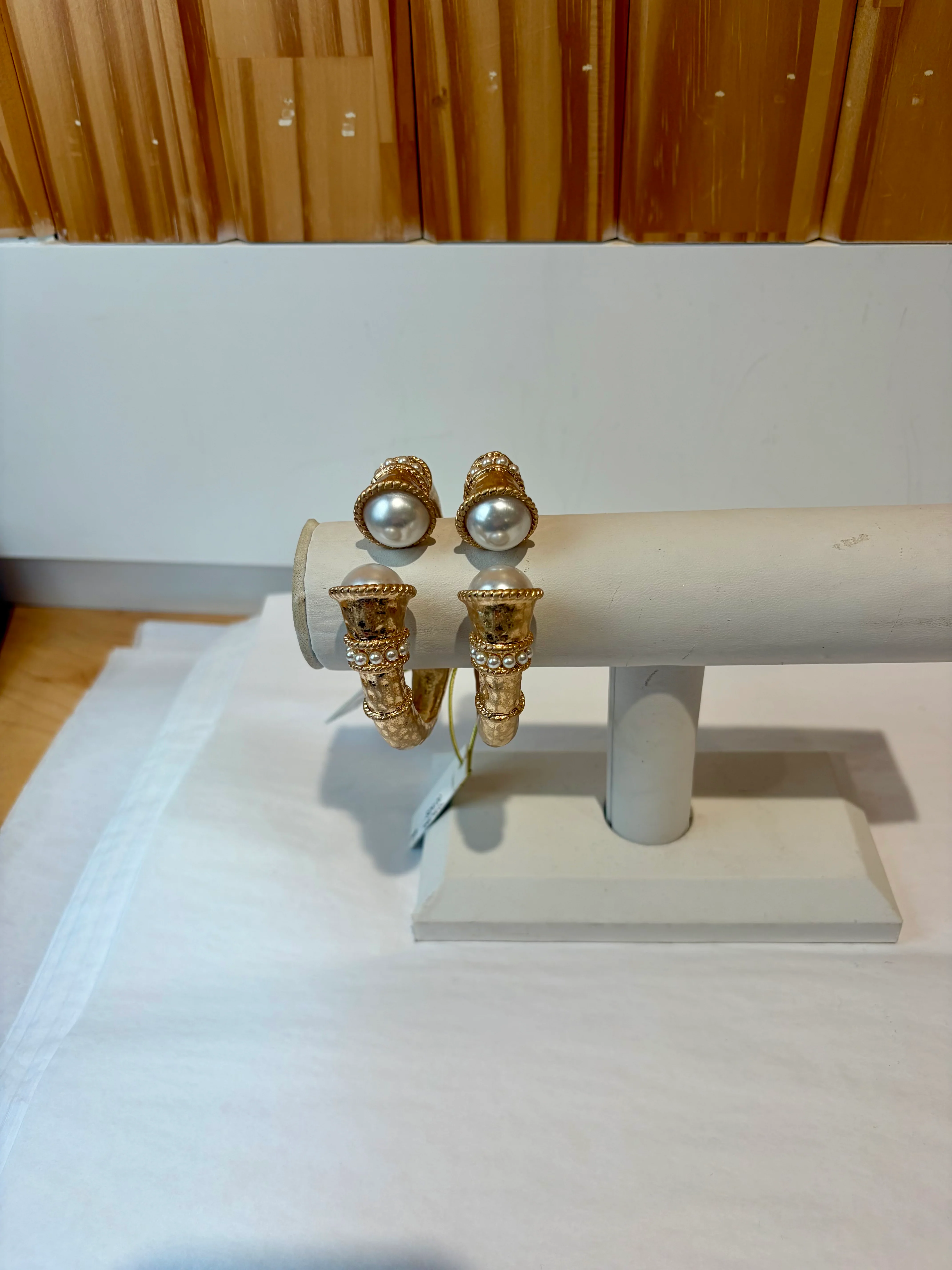 Rowan Pearl End Hammered Hinge Bracelet - Image 2